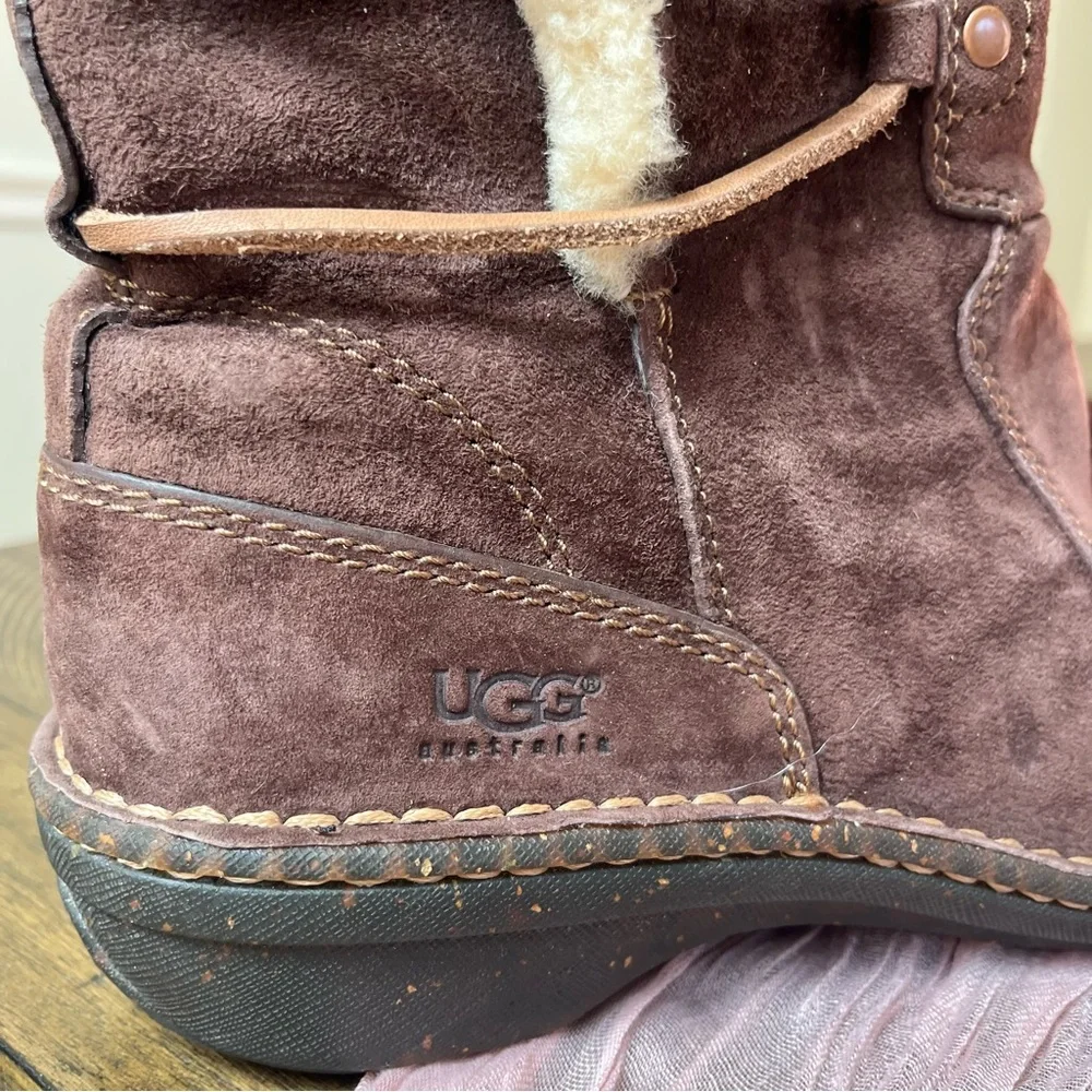 Ugg Cozy Chocolate Brown‎ Lace-Up Shearling Warm Comfort Tall Winter Boots SZ 9